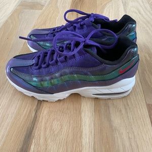 Nike Air Max 95 SE size 6.5 Y (8 W)